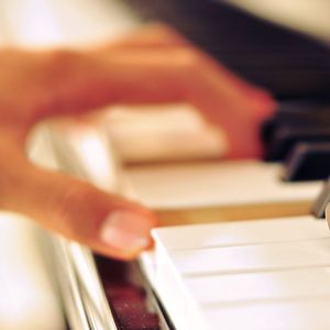 巨大乳房挤奶护士
